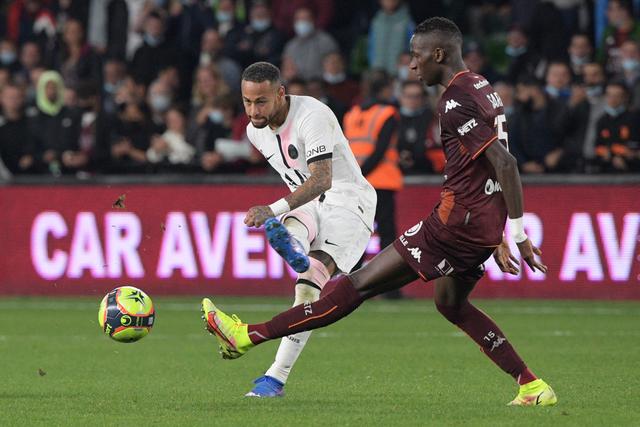 欧冠夺冠赔率：巴萨逼近皇马 黑马维拉跻身前10